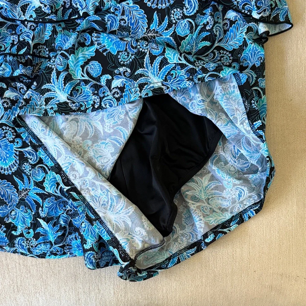 NWT Fit 4 UR hips swimsuit. Form flattering and comfortable - Picture 6 of 6